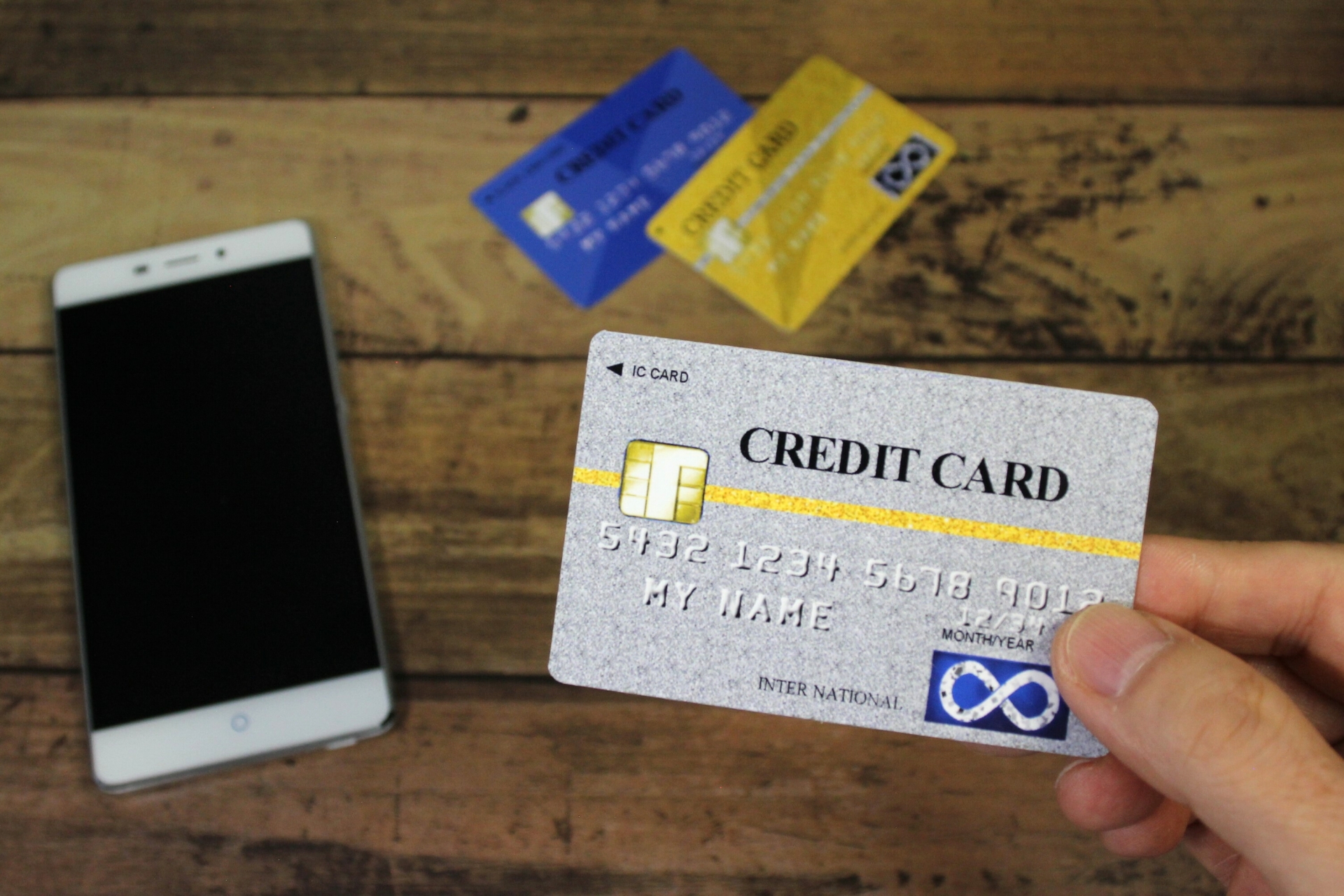 可以用信用卡购买全国百货公司常见的礼券等金票吗？